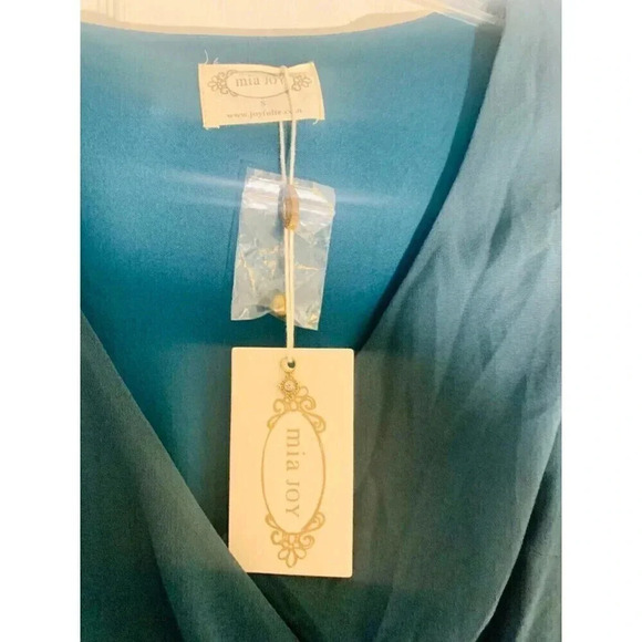 NEW Mia Joy Long open Sleeve Flowy Size Small Dress with charm and extra button - Picture 10 of 10